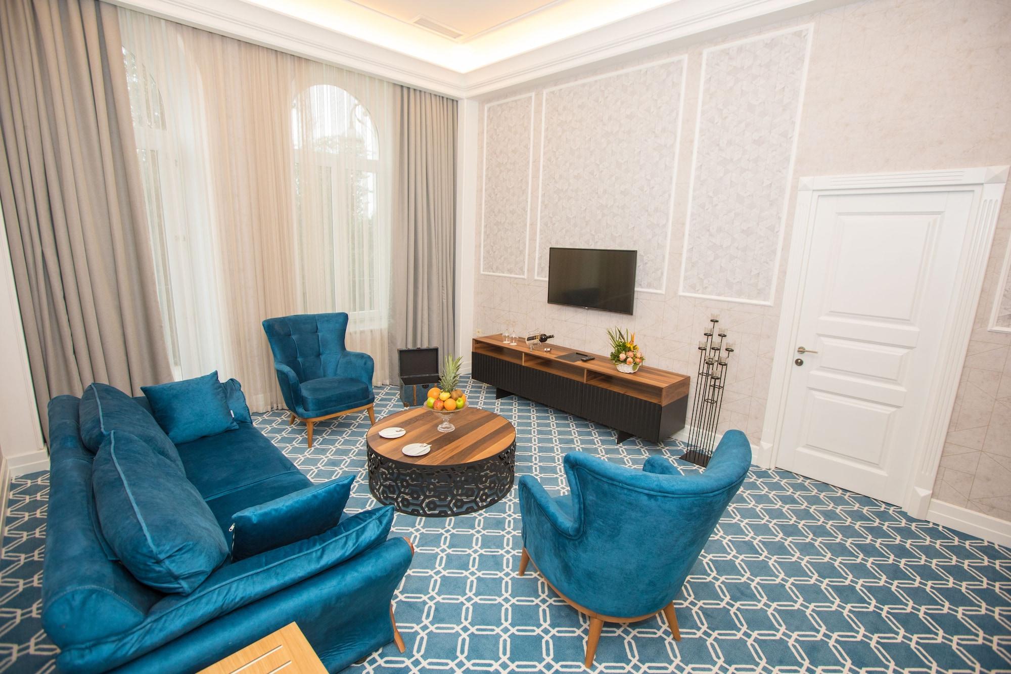 Promenade Hotel Баку Екстер'єр фото A living room at the hotel