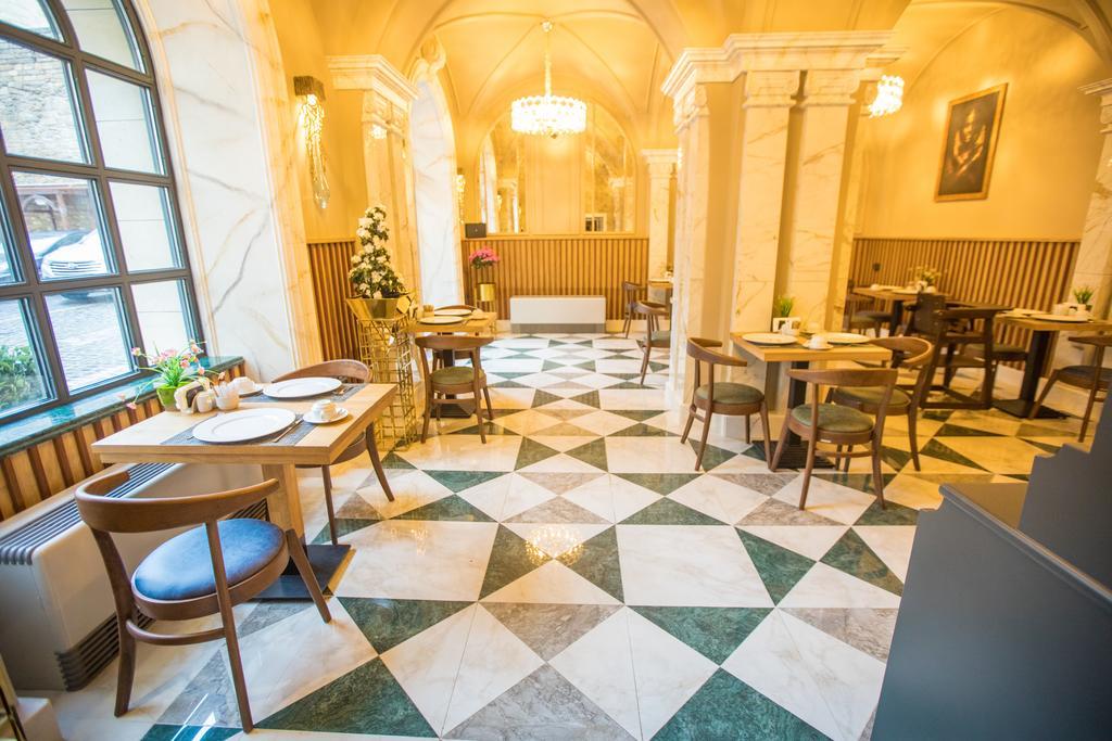 Promenade Hotel Баку Екстер'єр фото Restaurant