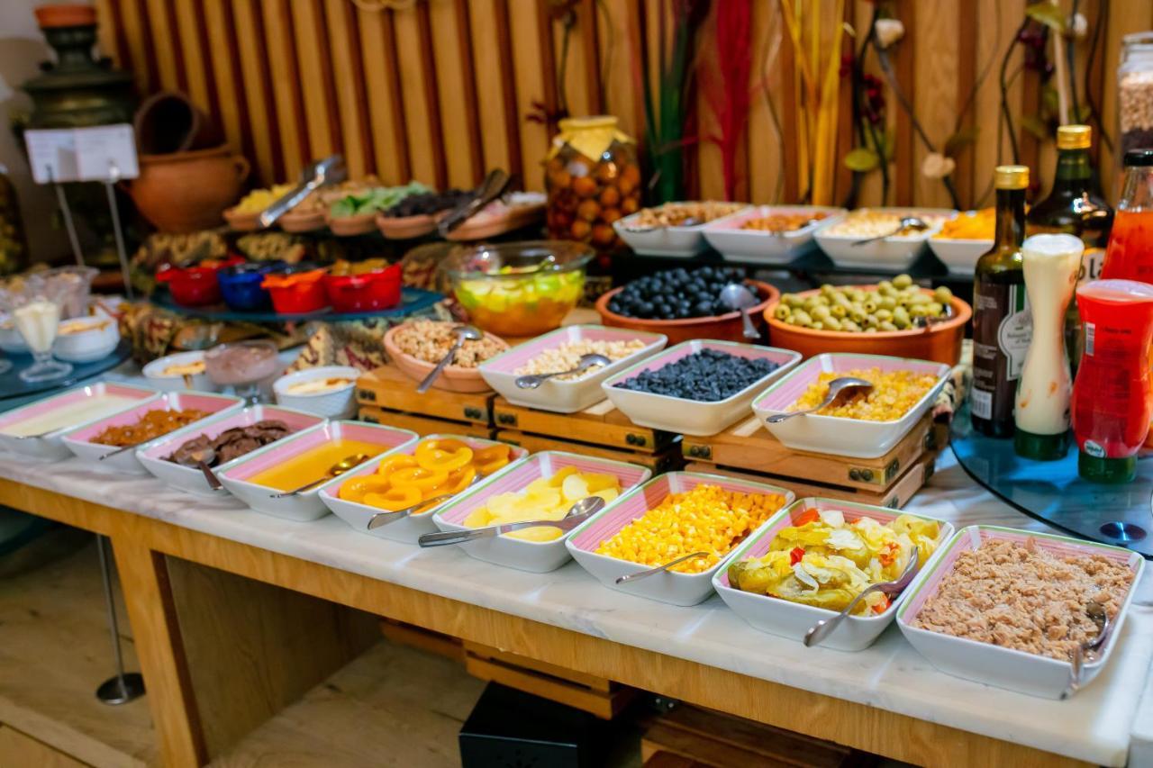 Promenade Hotel Баку Екстер'єр фото A breakfast buffet