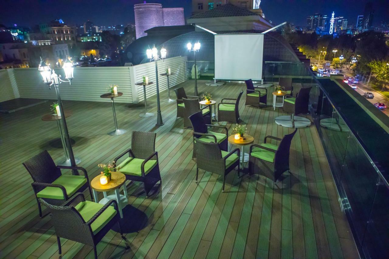 Promenade Hotel Баку Екстер'єр фото Rooftop bar
